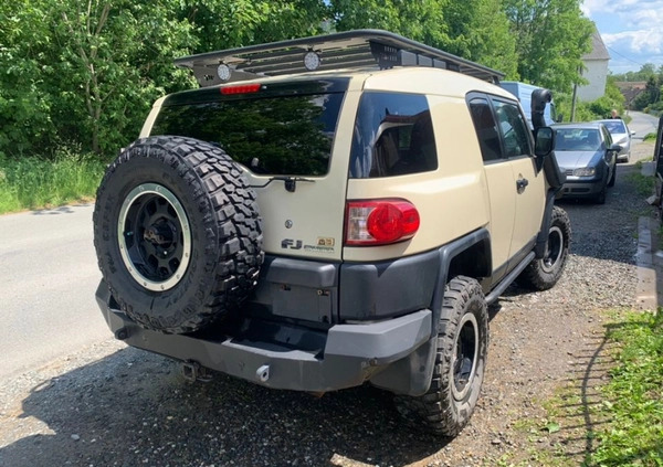 Toyota FJ cena 89500 przebieg: 330000, rok produkcji 2010 z Bardo małe 301